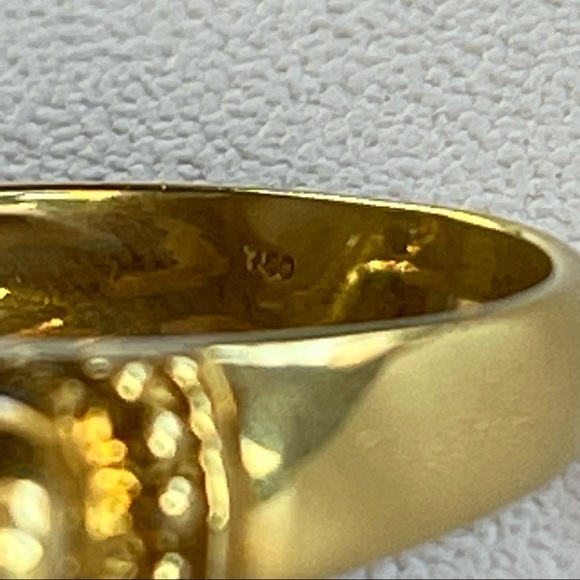 Authentic White Mabé Pearl 18kt gold w/ diamonds cocktail ring retail $3000 - Picture 11 of 11